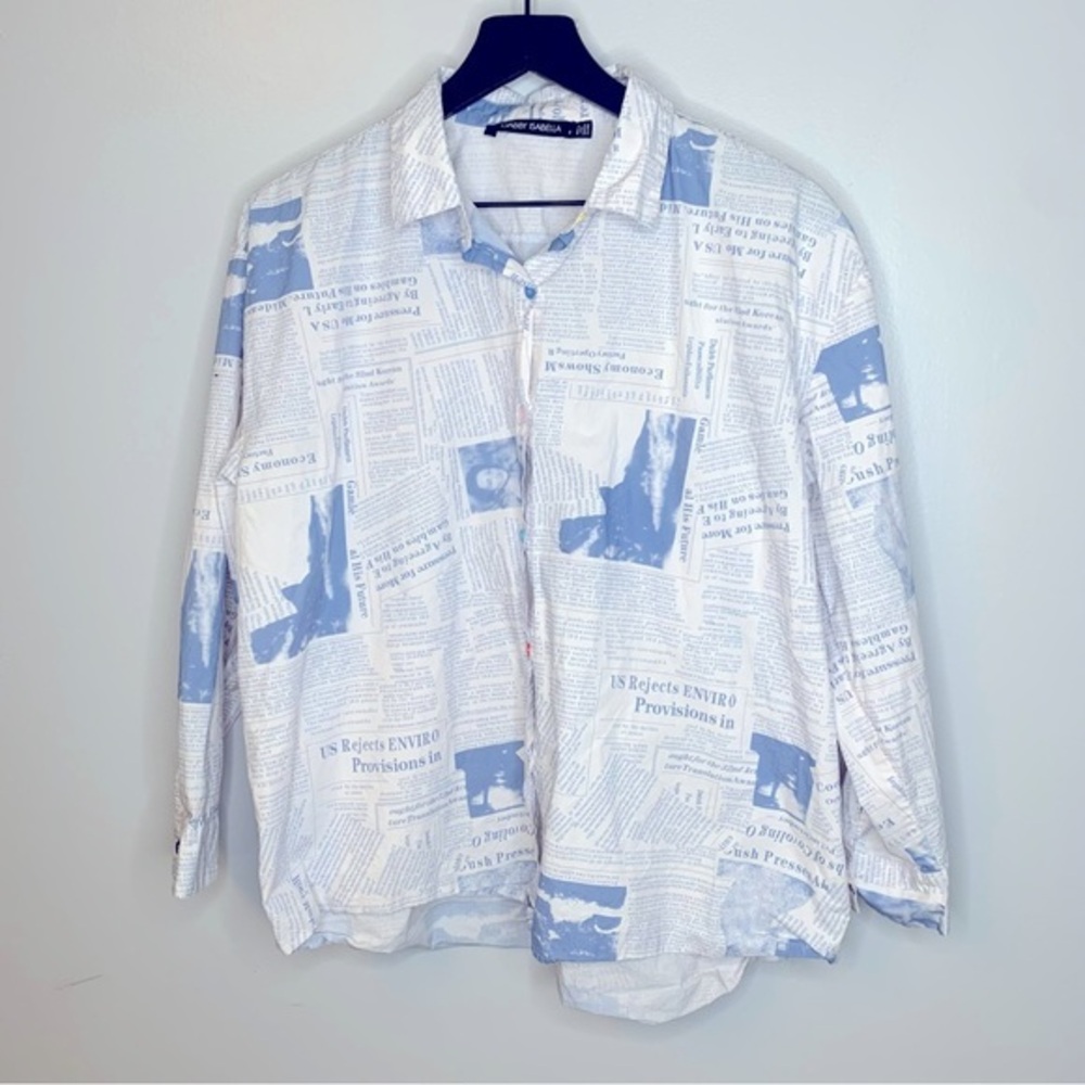 Gabby Isabella‎ Newspaper Print Button Down Top Size S